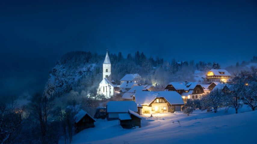 Advent auf der Pürgg | Kirche bei Nacht