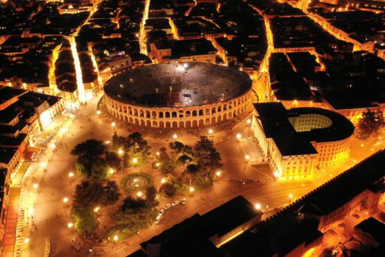 Die Arena di Verona bei Nacht Die Arena di Verona bei Nacht