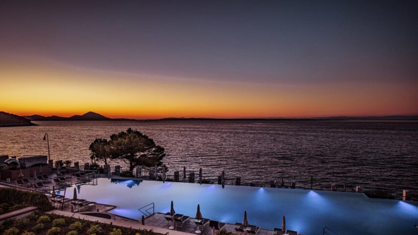 Pool bei Sonnenuntergang, Hotel Punta Pool bei Sonnenuntergang, Hotel Punta