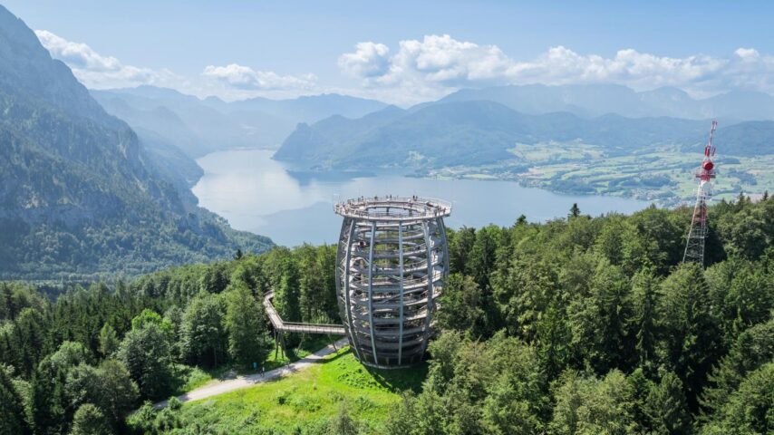 Baumwipfelpfad Grünberg | mit Traunsee im Hintergrund