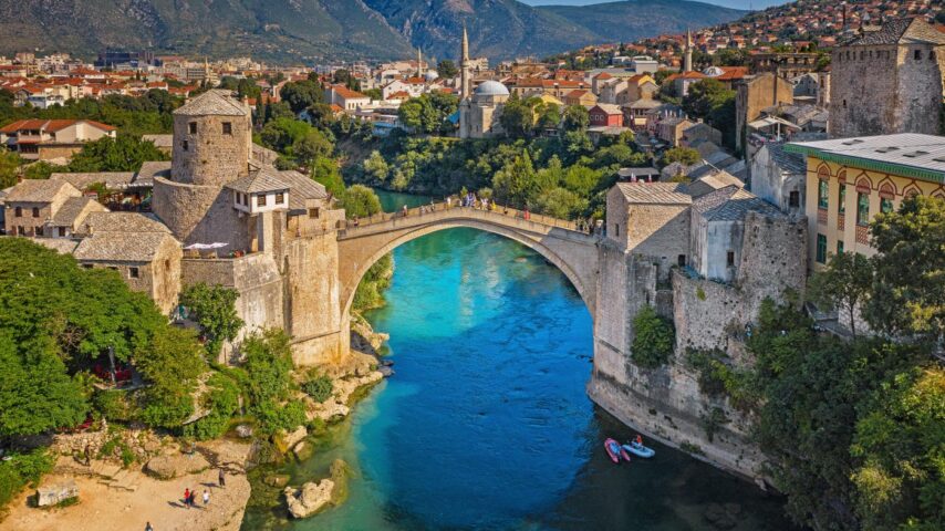Brücke in Mostar in Bosnien Brücke in Mostar in Bosnien