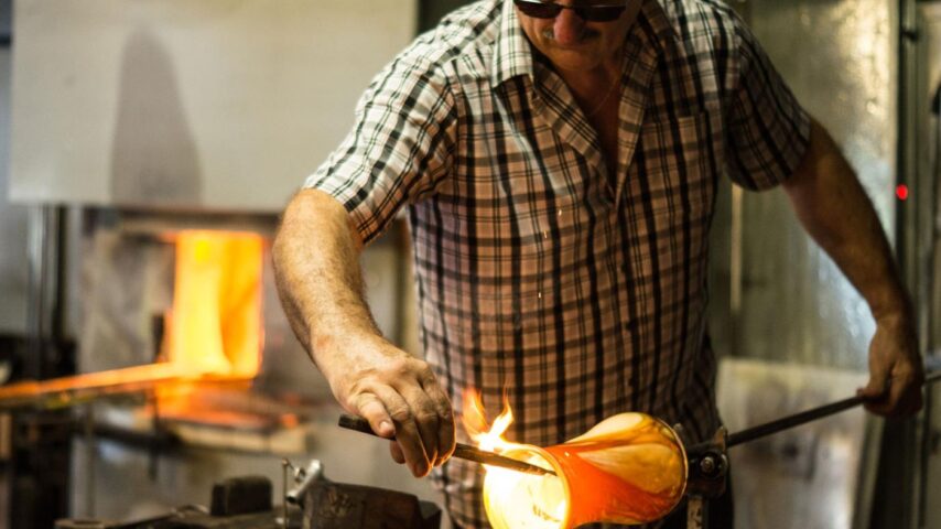 Vase in Arbeit | Glasdorf Weinfurtner Vase in Arbeit | Glasdorf Weinfurtner