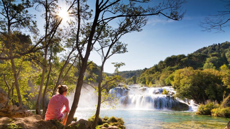 Wanderin im Nationalpark Krka