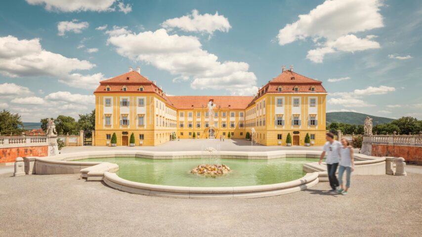 Ostermarkt Schloss Hof | Neptunbrunnen Ostermarkt Schloss Hof | Neptunbrunnen