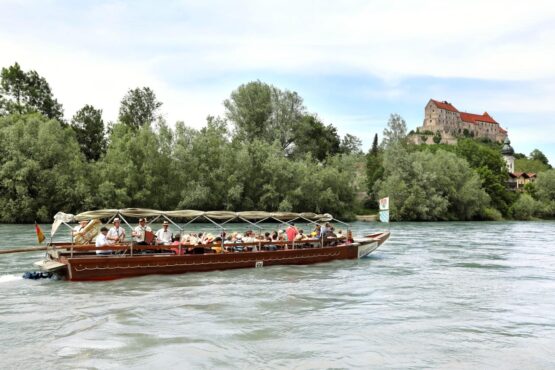 Plättenfahrt mit Burgblick | Burghausen