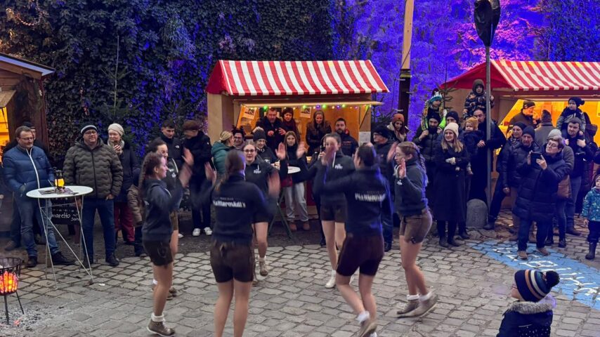 Schuhplattler beim Winterzauber Schärding Schuhplattler beim Winterzauber Schärding