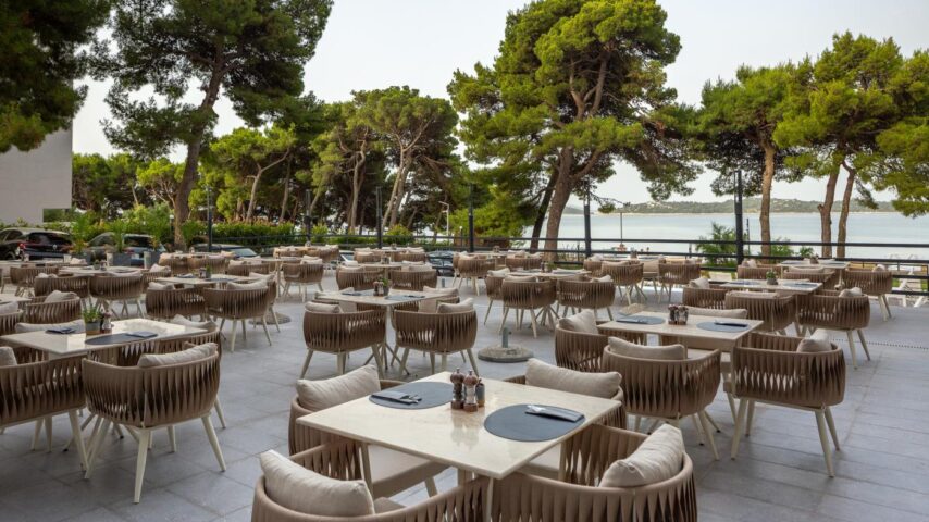 Terrasse bei Tag, SeeSea Hotel Terrasse bei Tag, SeeSea Hotel