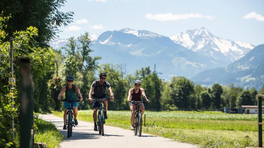Radfahrer auf Zillertalerradweg