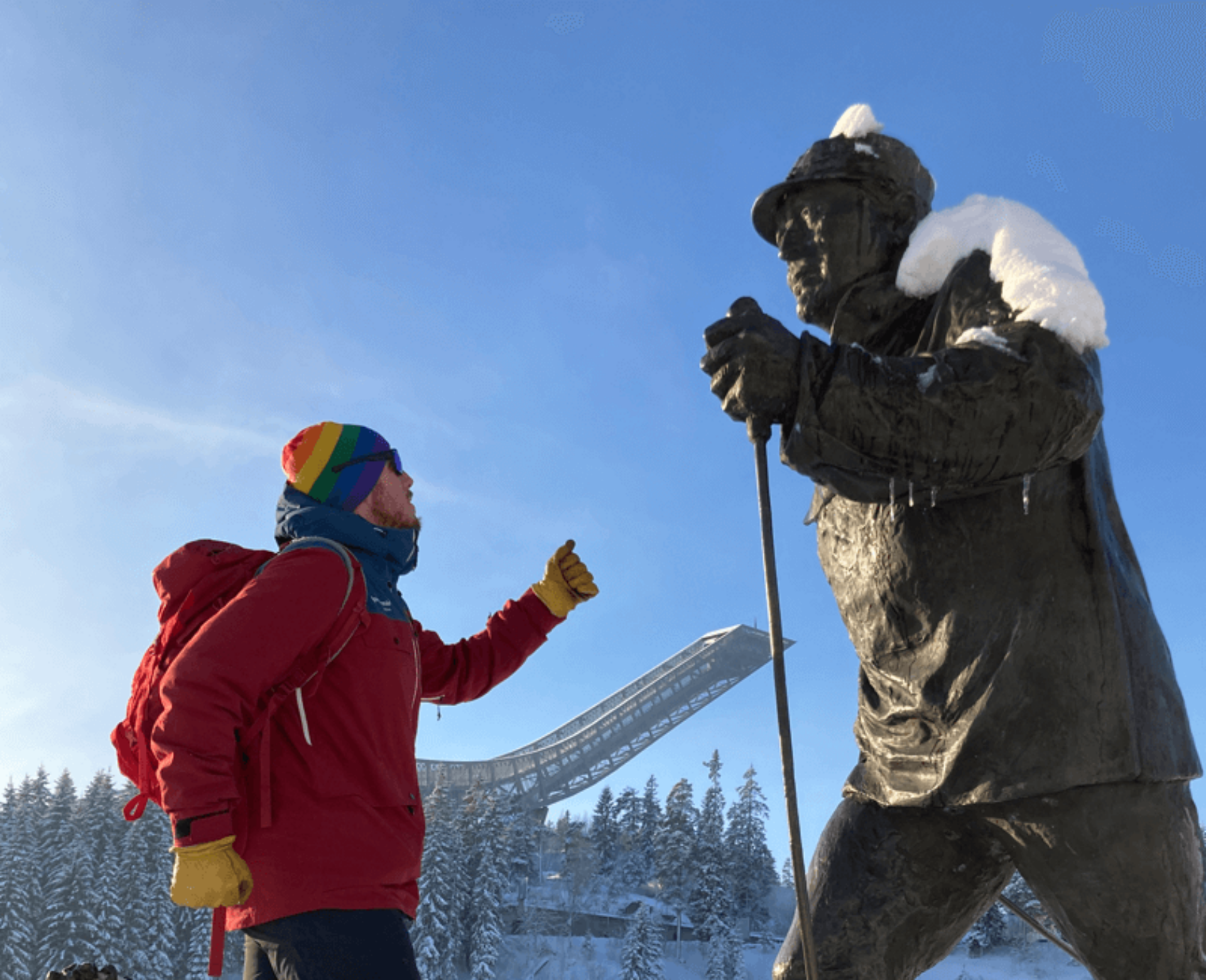 Oslo, Holmenkollen Statue König Olav V.