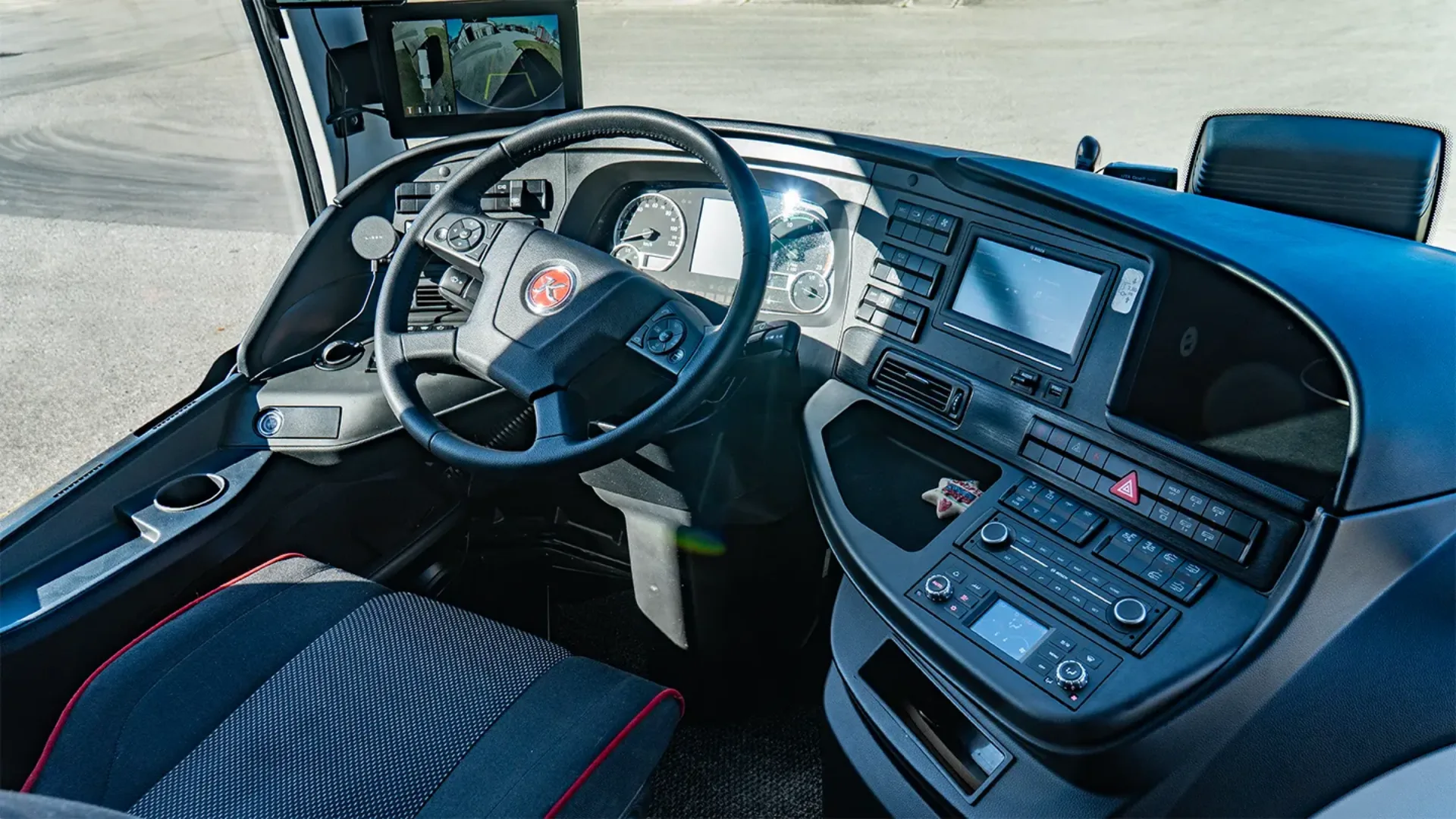 premium_reisebus_cockpit