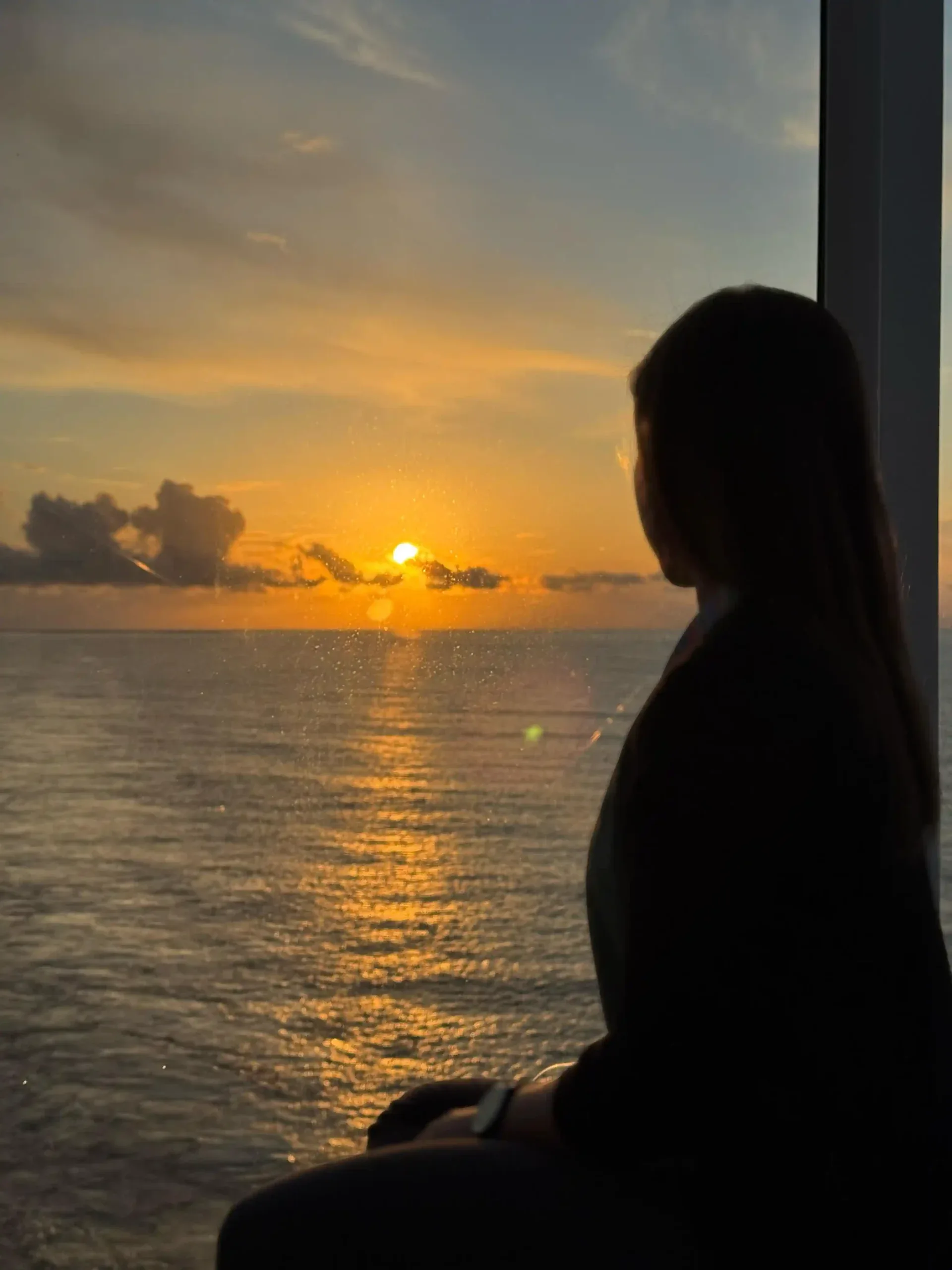 Sonnenuntergang an Deck der AIDAcosma Sonnenuntergang an Deck der AIDAcosma